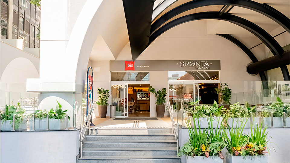 Accor moderniza hotéis em São Paulo para fortalecer experiências gastronômicas